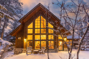 Warm, Spacious, and Elegant Breckenridge Home near golf course, hot tub, arcade machine, foosball Breckenridge